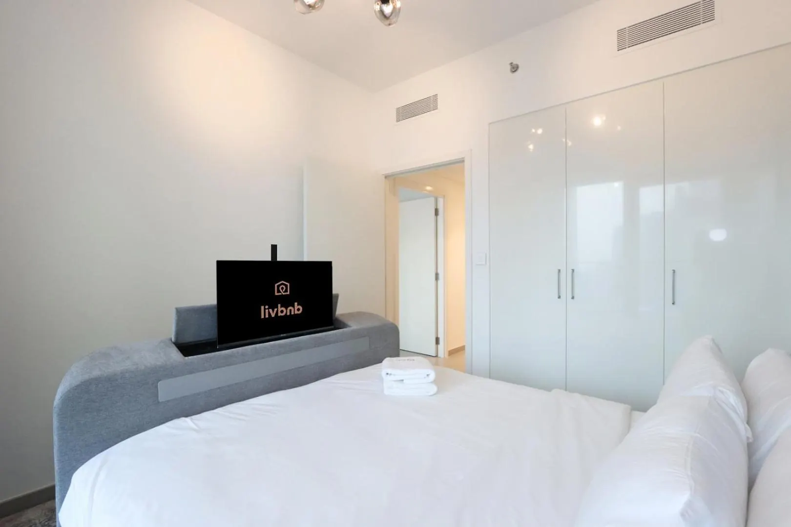 Upgraded 3Br With Burj Khalifa View Next To Dubai Mall Lägenhet